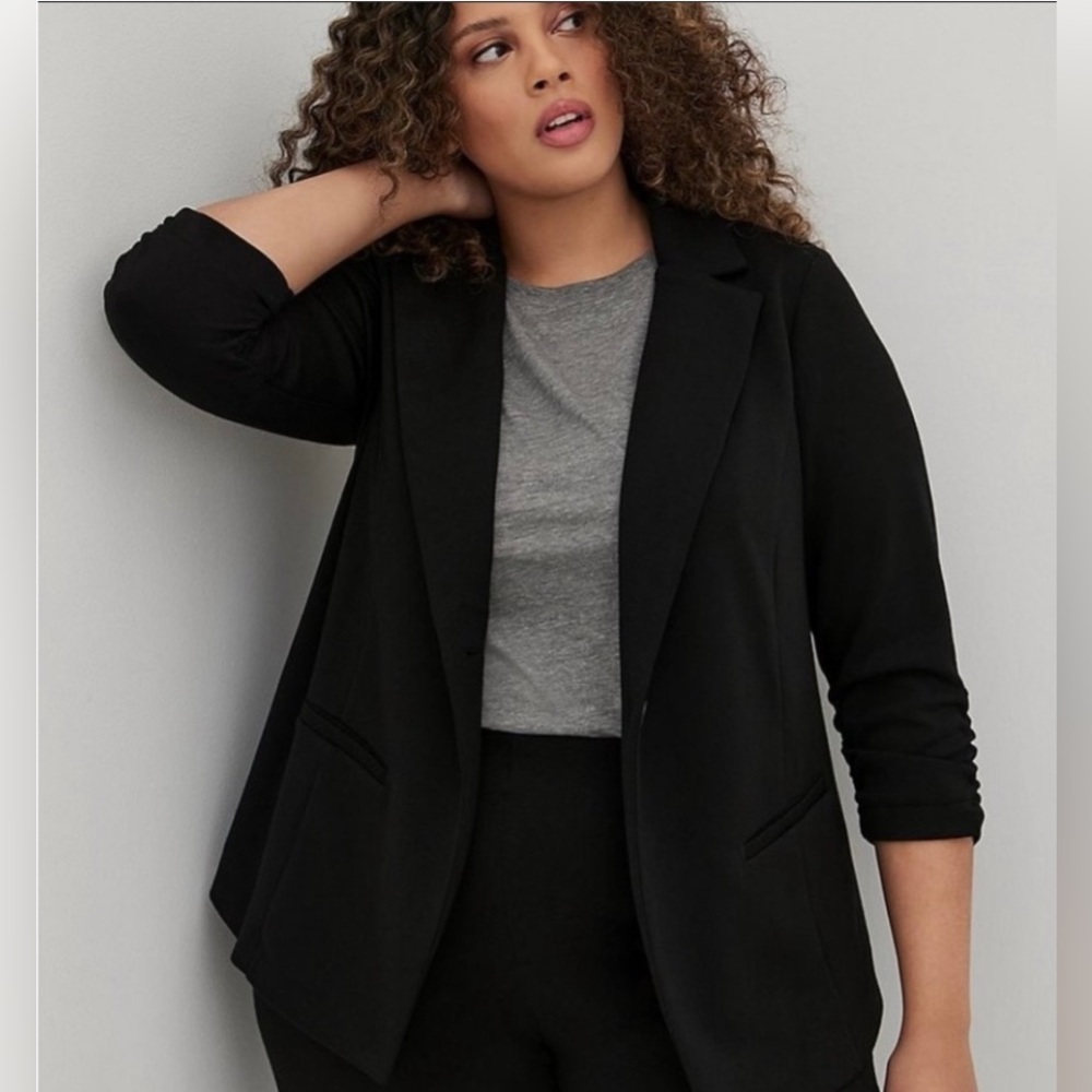 Torrid Black Studio Cupro Classic Blazer Size 5X (28) NWT